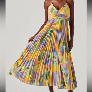 ASTR The Label Blythe yellow lilac abstract pleated Midi Dress